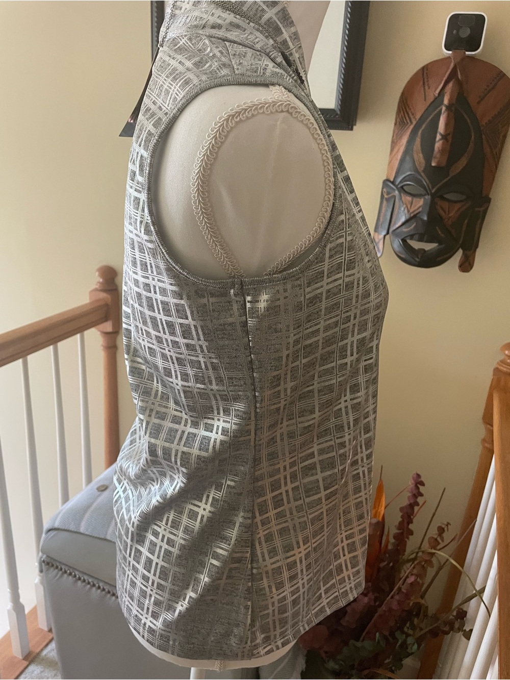 💥BYdesign Sleeveless Top in Metallic Plaid- NWT - Picture 5 of 11